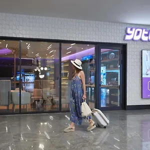 Hotell Yotelair Airport, Duty Free - International Transit Area